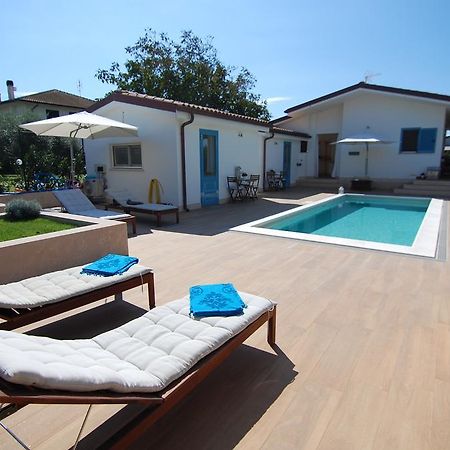 B&B La Gatta Sul Tetto Borgo san Donato  Exterior foto