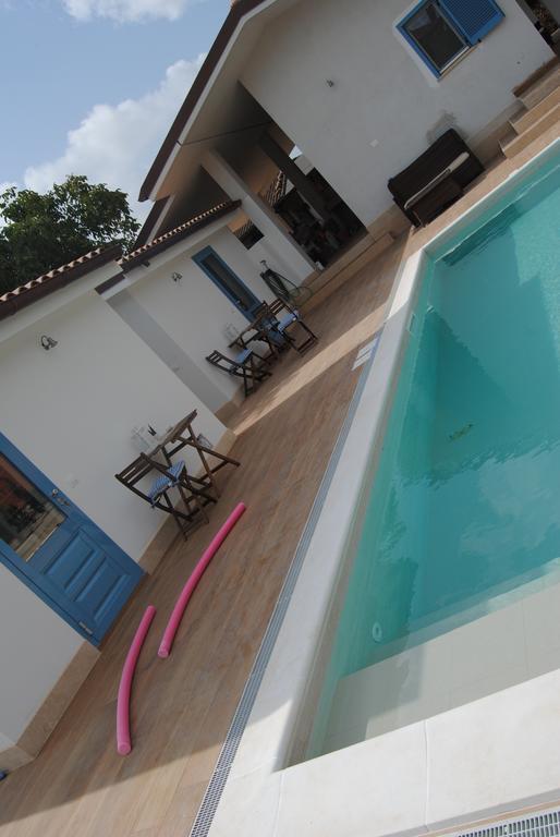B&B La Gatta Sul Tetto Borgo san Donato  Exterior foto