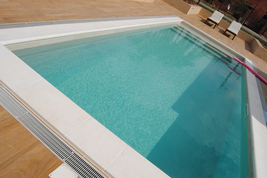 B&B La Gatta Sul Tetto Borgo san Donato  Exterior foto
