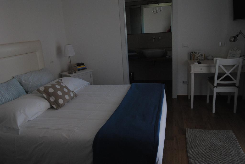B&B La Gatta Sul Tetto Borgo san Donato  Exterior foto