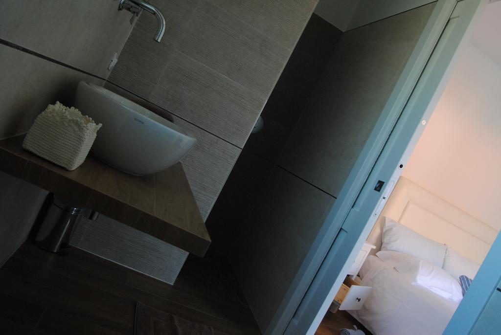 B&B La Gatta Sul Tetto Borgo san Donato  Exterior foto
